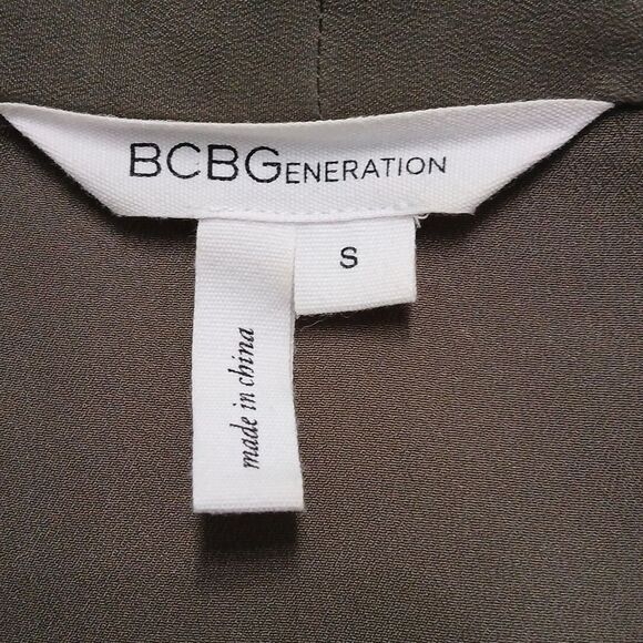 BCBGeneration olive green v neck pocket mini dress Sz S EUC - Picture 8 of 8
